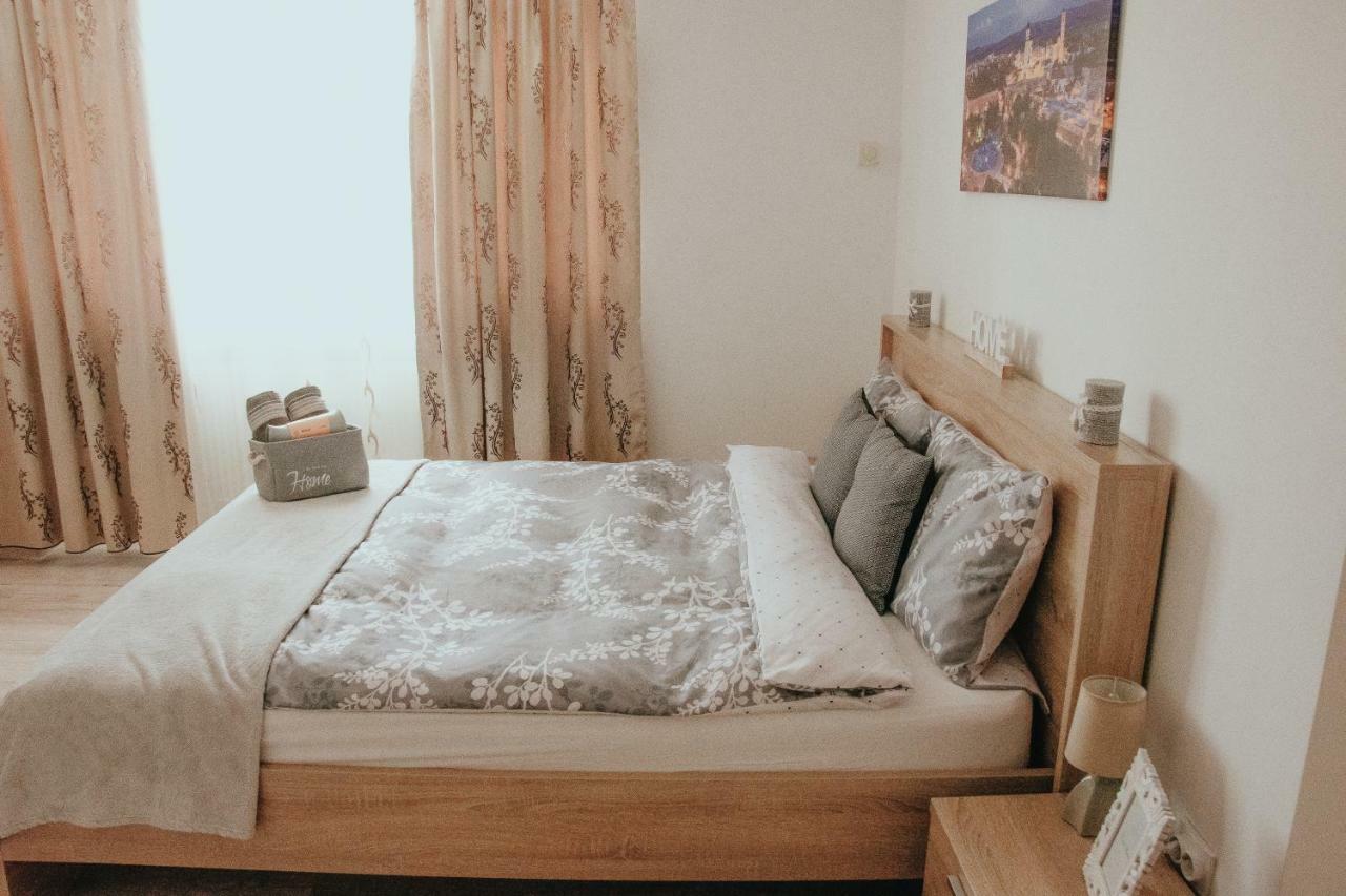 Apartament 1 Decembrie Apartman Gyulafehérvár Kültér fotó