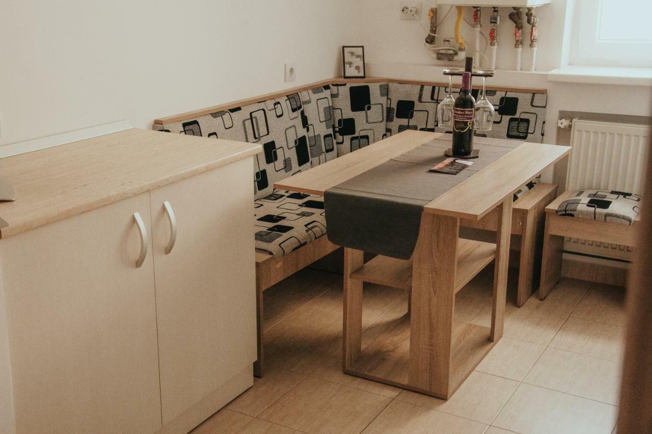Apartament 1 Decembrie Apartman Gyulafehérvár Kültér fotó